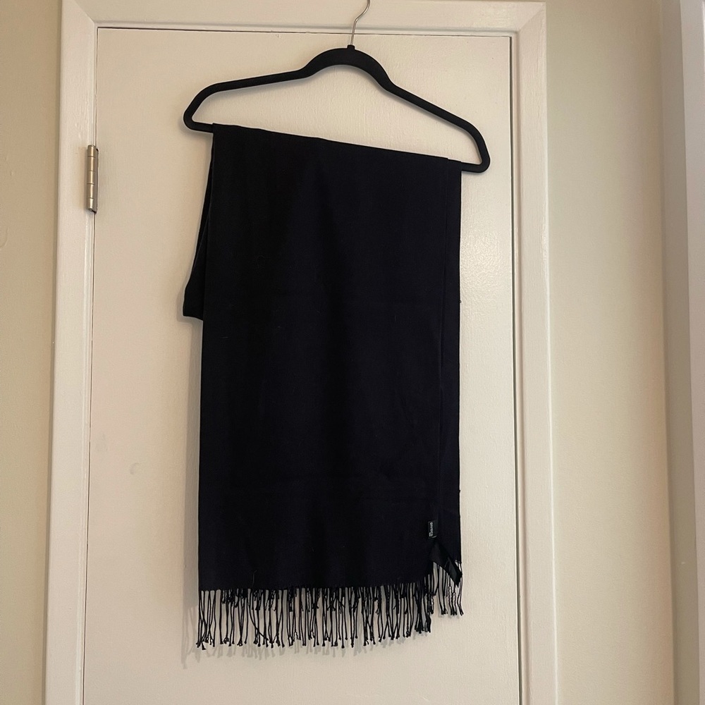 Never Worn Black H&M Scarf